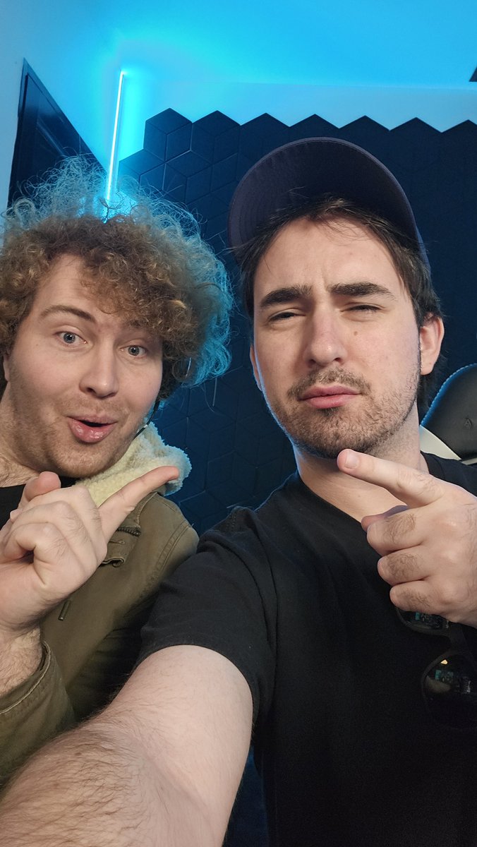 I'm live with <a href="/wagintrowl1/">Matthew</a> at Fortress playing some Sonic Rumble, come along and say h! 

Live now: twitch.tv/DrScottnik