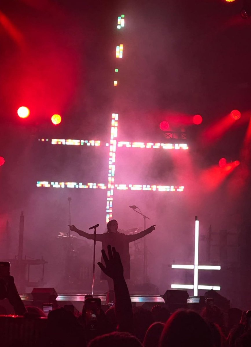 GerdaBarrel's tweet photo. Nov 7 | London, UK
📸 luka.ricci
#marilynmanson #marilynmansonforever #marilynmansonlove #marilynmansonfan #marilynmansonfamily #mansonite #mansonites #istandwithmarilynmanson #brianwarner #brianhughwarner #manson https://t.co/TxzqWXlssm