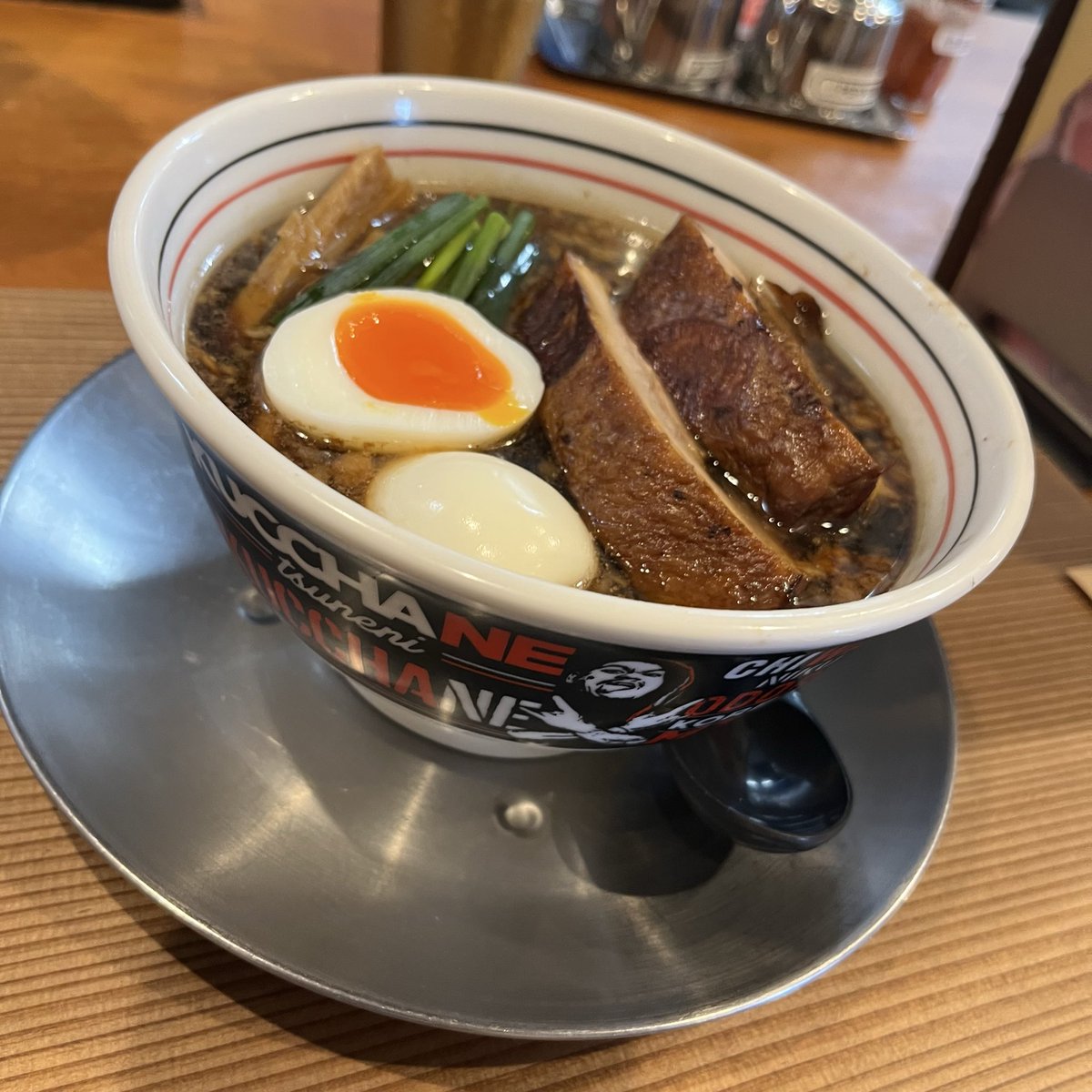 imo9010's tweet photo. 僕家のらーめん おえかき＠浜松

【限定】厚肉焼豚ブラック焼豚麺
ハイパーつけ麺(並)

めっちゃ、ホルモンで爆上がった😍
めちゃくちゃうめぇ～🐑🐑🐑

 #おえかき
 #マキシマムザホルモン
 #𝕄𝔸𝕏𝕀𝕄𝕌𝕄𝕋ℍ𝔼ℍ𝕆ℝ𝕄𝕆ℕ𝔼 https://t.co/Jz9yKAhOnE
