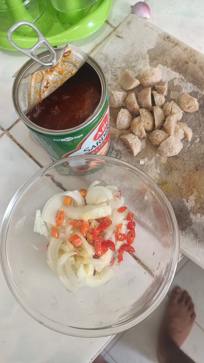 andikztr's tweet image. Day 5
Menu anak kos 
#weekendmood
#todaysmenu
from this                               to this 🍽️