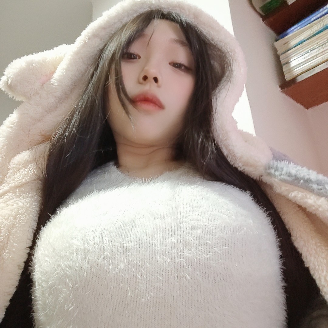 Ccfcmg's tweet photo. 推越来越无聊了，准备淡淡的退出这个权威的平台 #反差 #女大 #母狗 https://t.co/RgAgwCtUdg