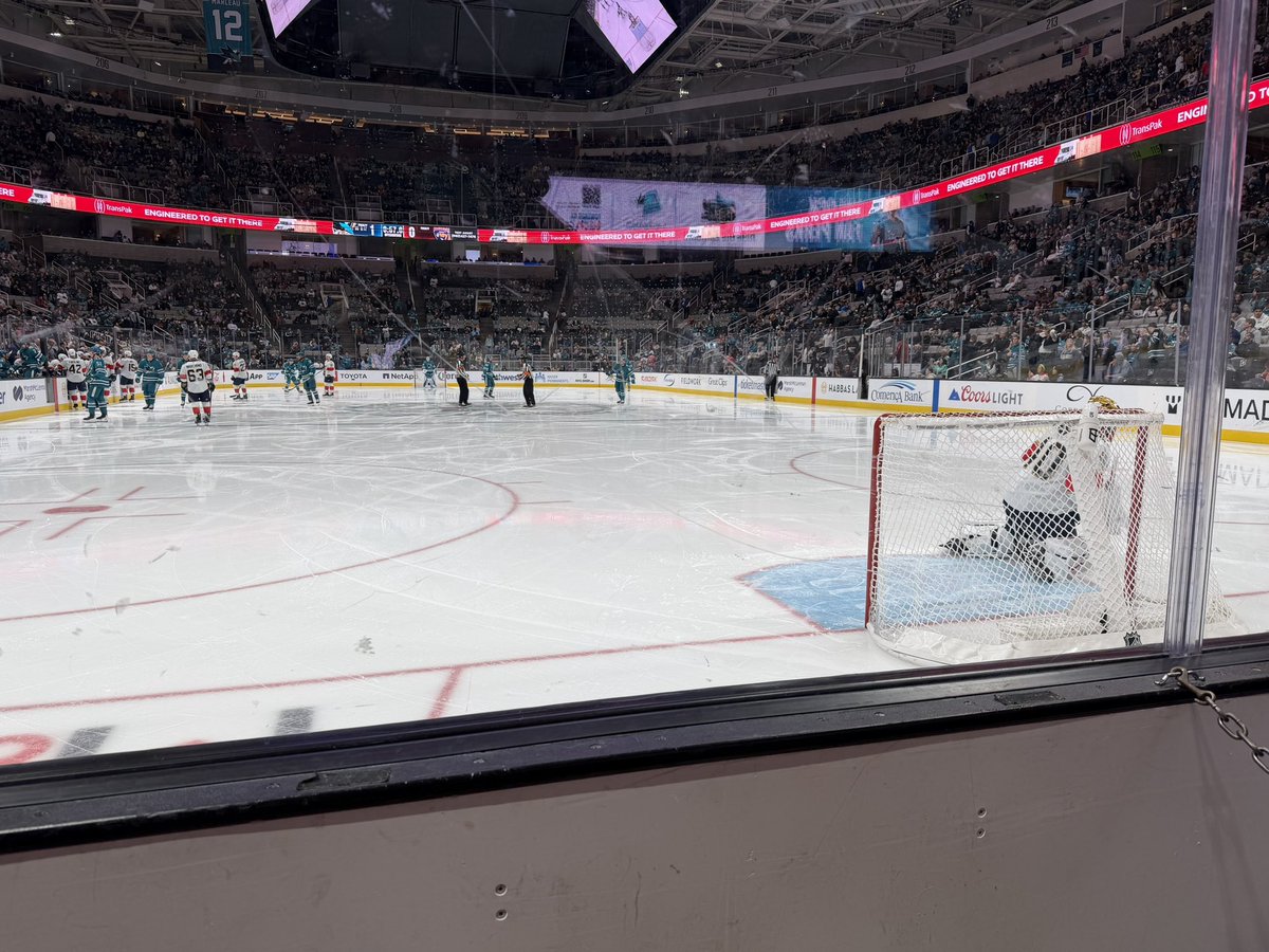 KPRC2Gil's tweet image. Panthers down 2-1 to the Sharks at the end of the 2nd. Listening to @DougPlagens in the arena. Hi from section 123!