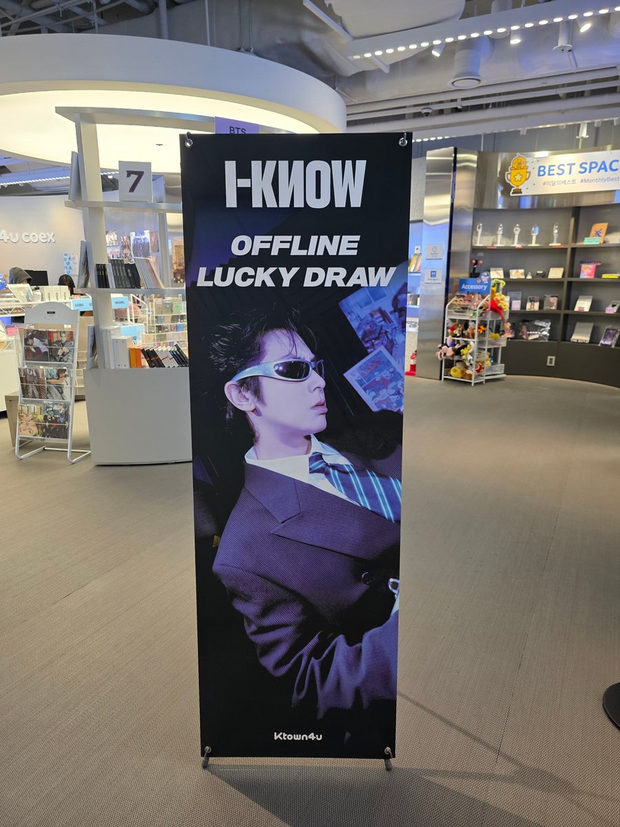 Ktown4u_coex's tweet photo. 유노윤호 (U-KNOW) - 정규앨범 1집 [I-KNOW]
#케타포코엑스 OFFLINE LUCKY DRAW DAY 5 💿

Baby be my leader
더 낯설수록 좋아
어서 날 이끌어줘
Won’t you be my leader🪄

#케타포코엑스 2F에서 한 주의 시작을 유노윤호와 힘차게 해봐요💪

#UKNOW #유노윤호 
#SetInStone #UKNOW_SetInStone
#IKNOW #UKNOW_IKNOW
#TVXQ! #동방신기 #東方神起