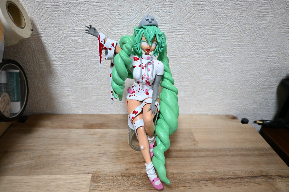 MynkFigure's tweet photo. 自作フィギアに向け🫠
Season11【健康的なゾンビナース】

題材📝　初音ミク　　　٩(๑´3｀๑)۶
材料📝　スカルピー　　٩(๑´3｀๑)۶

16夜目🌛
塗装が進んできました٩(๑´3｀๑)۶
返り血でゾンビ増々な表現としました🫠
ゾンビなのに…
健康的な太ももがポイントです٩(๑´3｀๑)۶
それでは…🌛 https://t.co/zDcuEGokpm