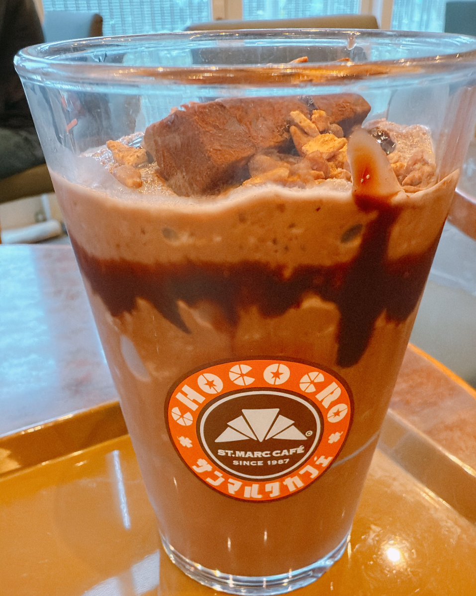 kraageset's tweet image. おやつの時間ですよ⏰

プレミアムスムージー🍫
ちと氷が大きめ🥹

#PYC
#キットカット