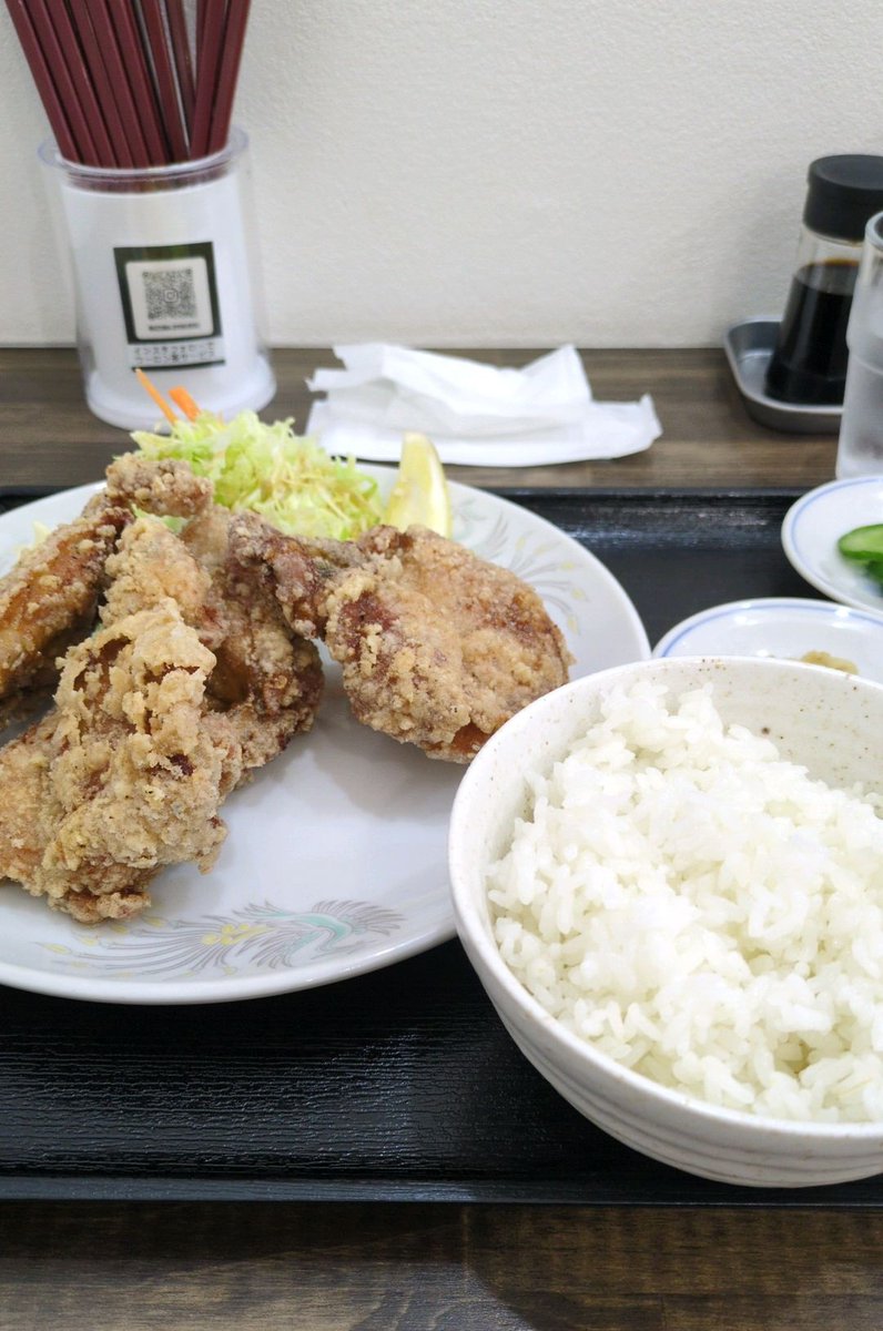 pam_pom_webcast's tweet image. 唐揚げ定食
1つが大きくてボリューミー
味付け濃いめ＆胡椒が効いていて😋