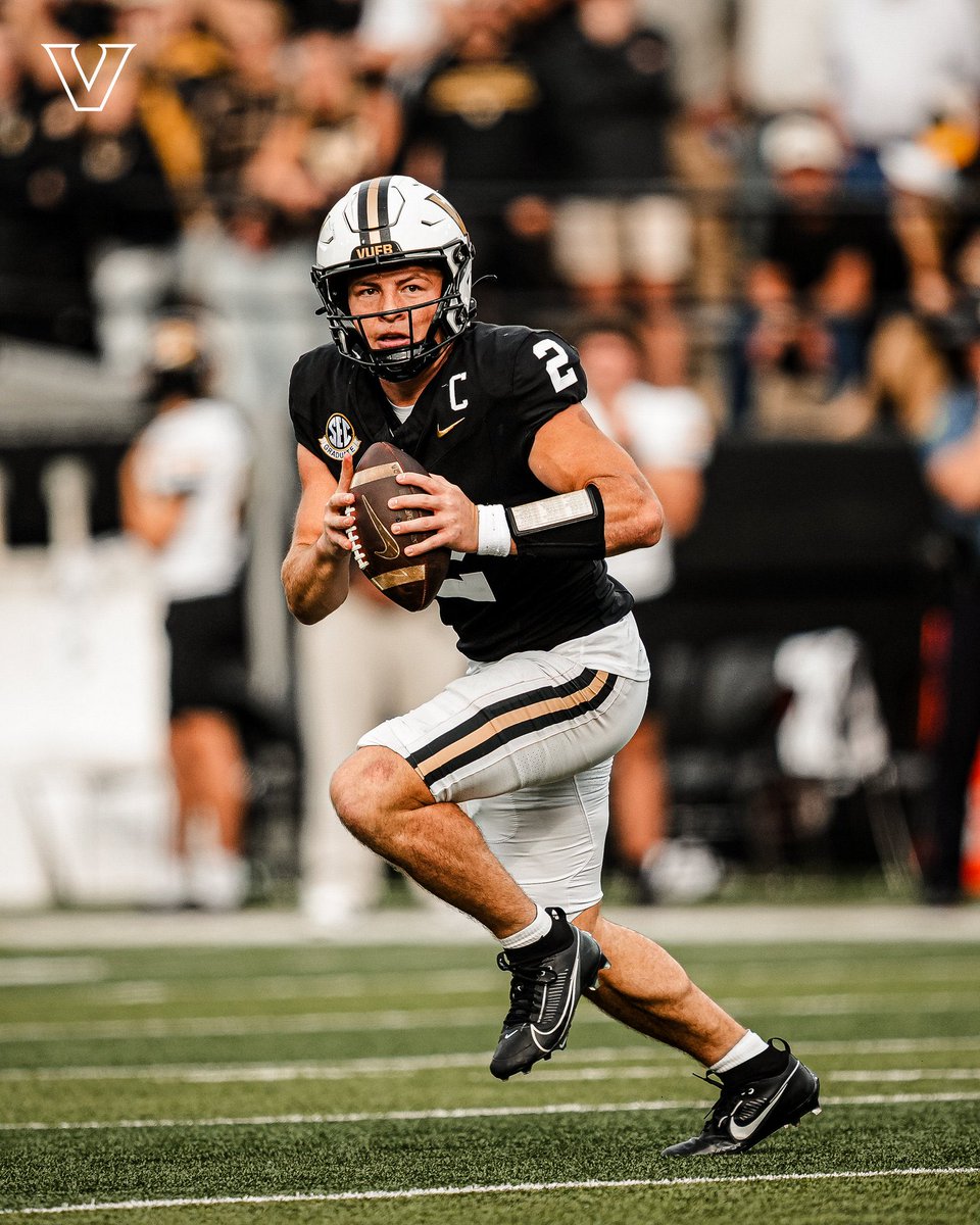 AAllegretta's tweet photo. Oh, you want stats?

Here are the numbers for some of the top @HeismanTrophy contenders in each of their last 2️⃣ games: 

There are lots of wonderful contenders. And this is a snapshot. But does @diegopavia02 belong in NYC? Uh…yeah. 

@VandyFootball | #2Turnt ⚓️🏈 https://t.co/5gxjbIMCVf