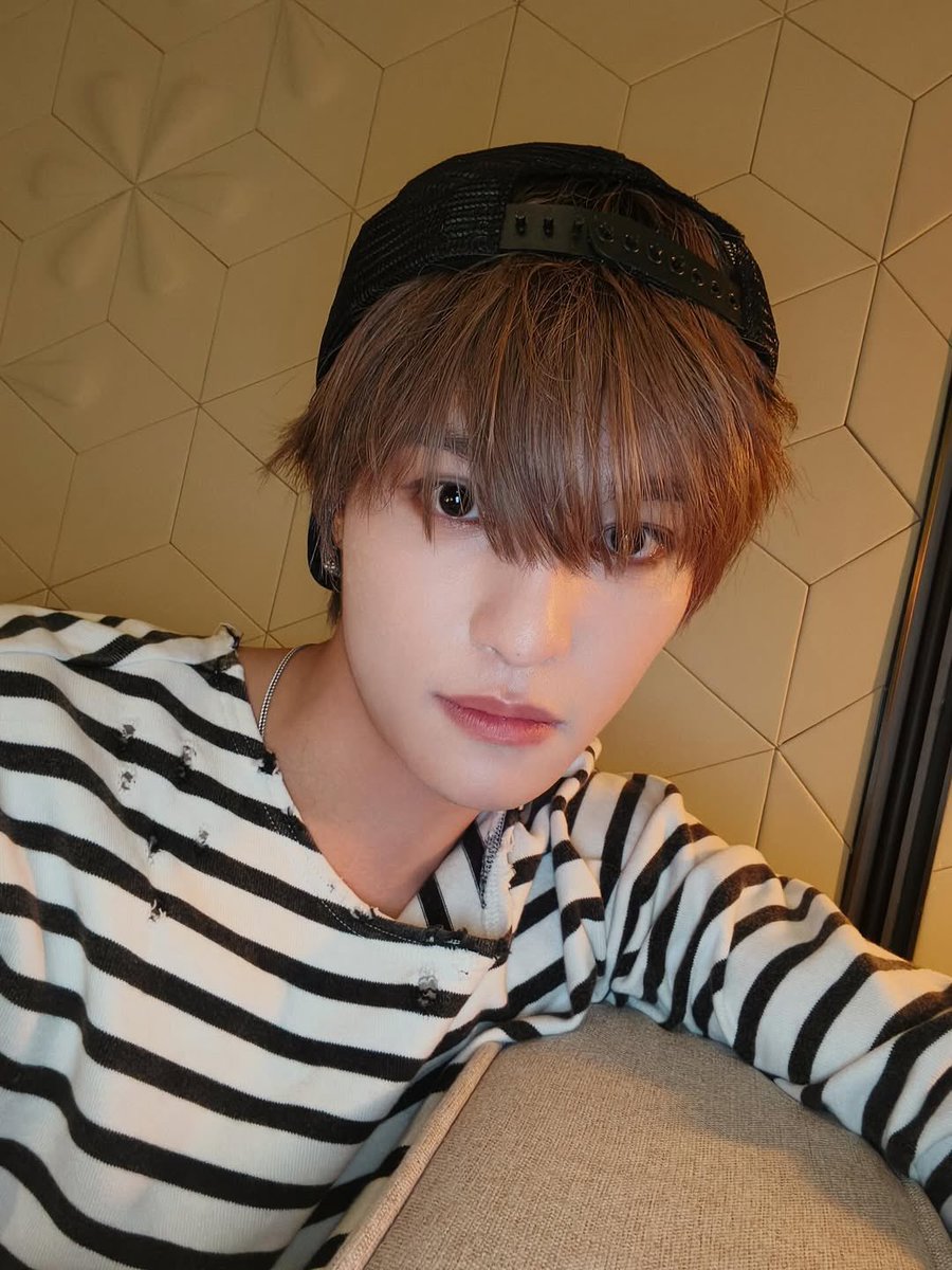 rockcxt's tweet photo. 양스틴 비버 뭔데 https://t.co/O46QIQ753h
