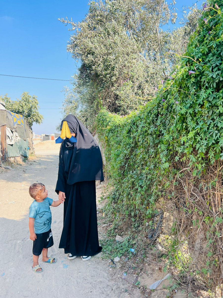 HamadaS72862's tweet image. Hello my friends 
I launched my campaign more than a year ago and it wasn't very successful. 
I need your help to support me and my child. I am a single mother and will continue my university studies. 
My child needs care and I am alone. 
🙏😭
gofundme.com/f/help-hamada-…