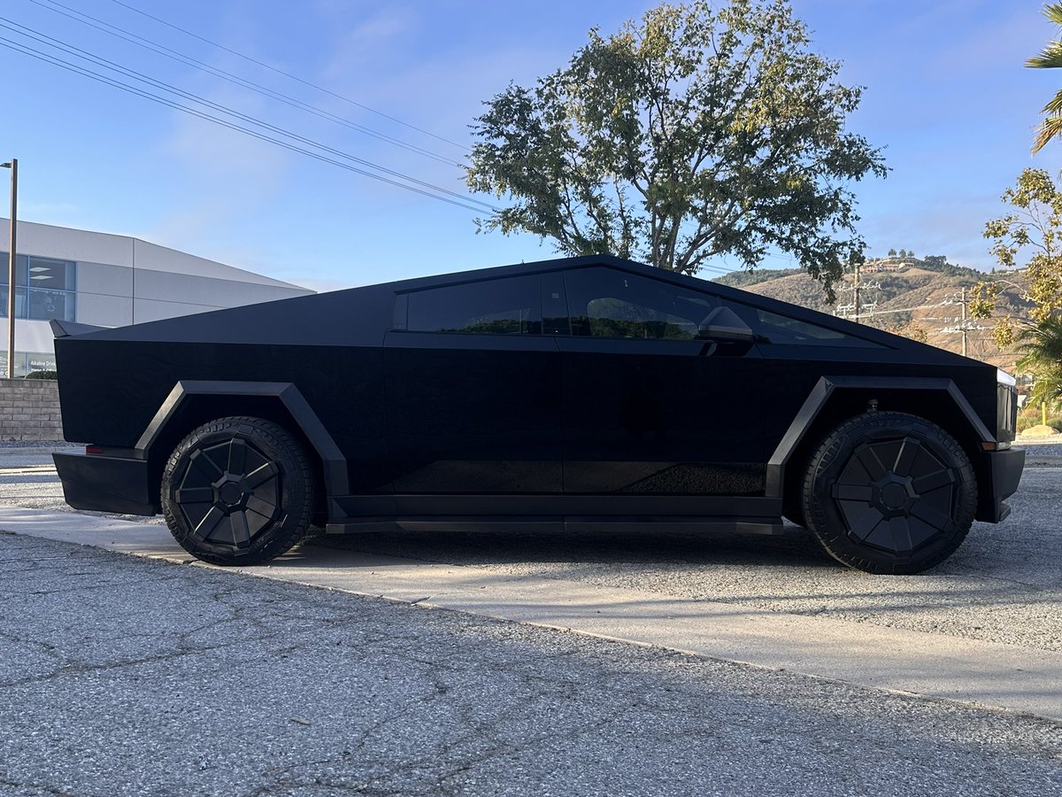 Empire Custom Wraps tweet media