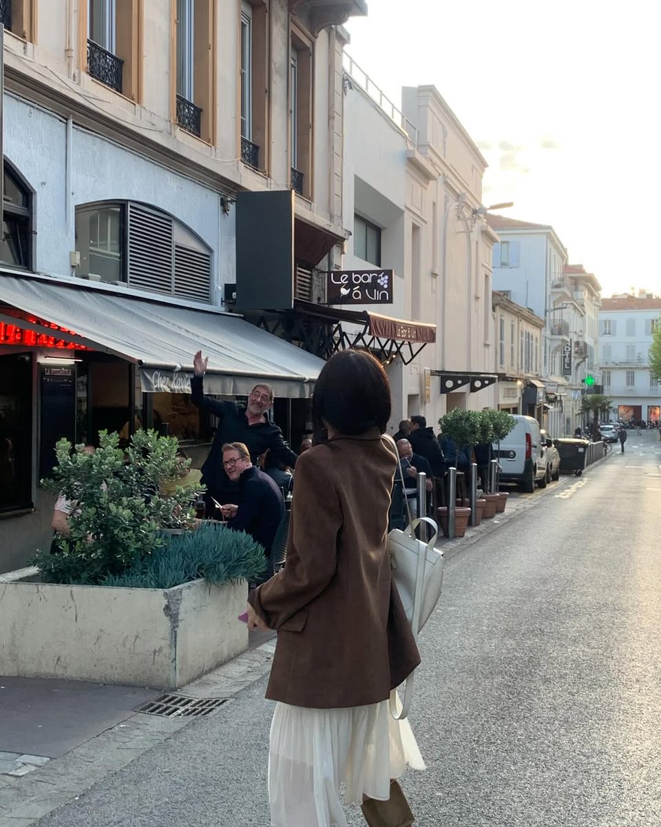 , 부드럽게 스며드는 빛처럼, 오늘도 마음이 포근해졌어 🌷🕊️