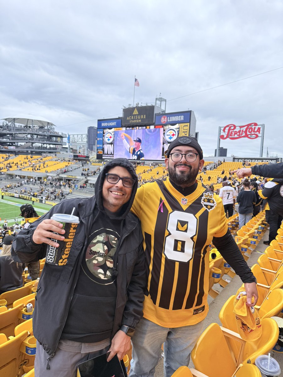 MarRico13's tweet photo. @SteelersUnite @steelers first time in Pittsburgh https://t.co/JYm1Yu6HDK