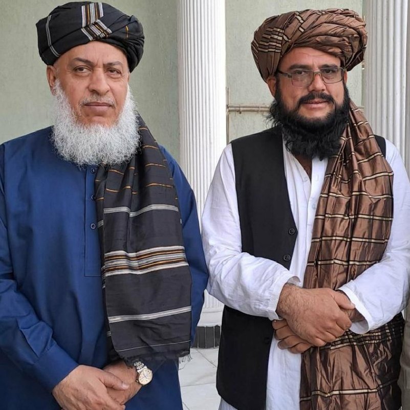 ab_stanikzai0's tweet photo. فکري جګړه د ذهنونو د راويښولو او د حق او باطل د بېلوالي تر ټولو ځواکمن ميدان دی.
او جنرال صاحب بيا ددې ميدان اتل او فاتح دی، نوموړي په سخت وخت کې د امارت لپاره هغه څه وکړل چې ډېرو د جنګ په ميدانونو کې نشوای کولی.

داسې خلک بايد ونازول شي، مينه ورکړل شي او لا وهڅول شي...😥💔 https://t.co/4yjB47BXLc