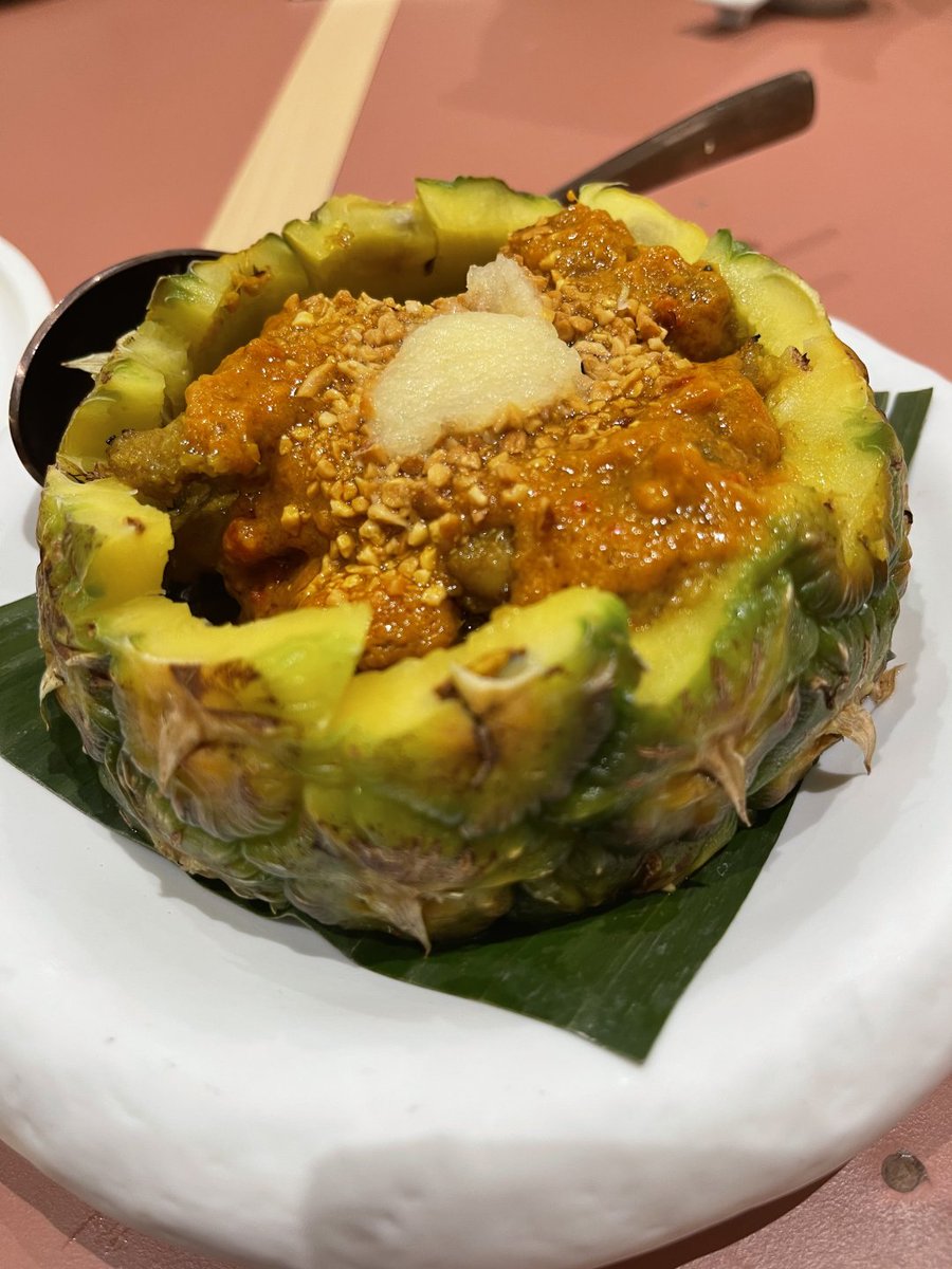 stdatsox's tweet image. 바삭한 소리와 따뜻한 불빛, 그게 행복.