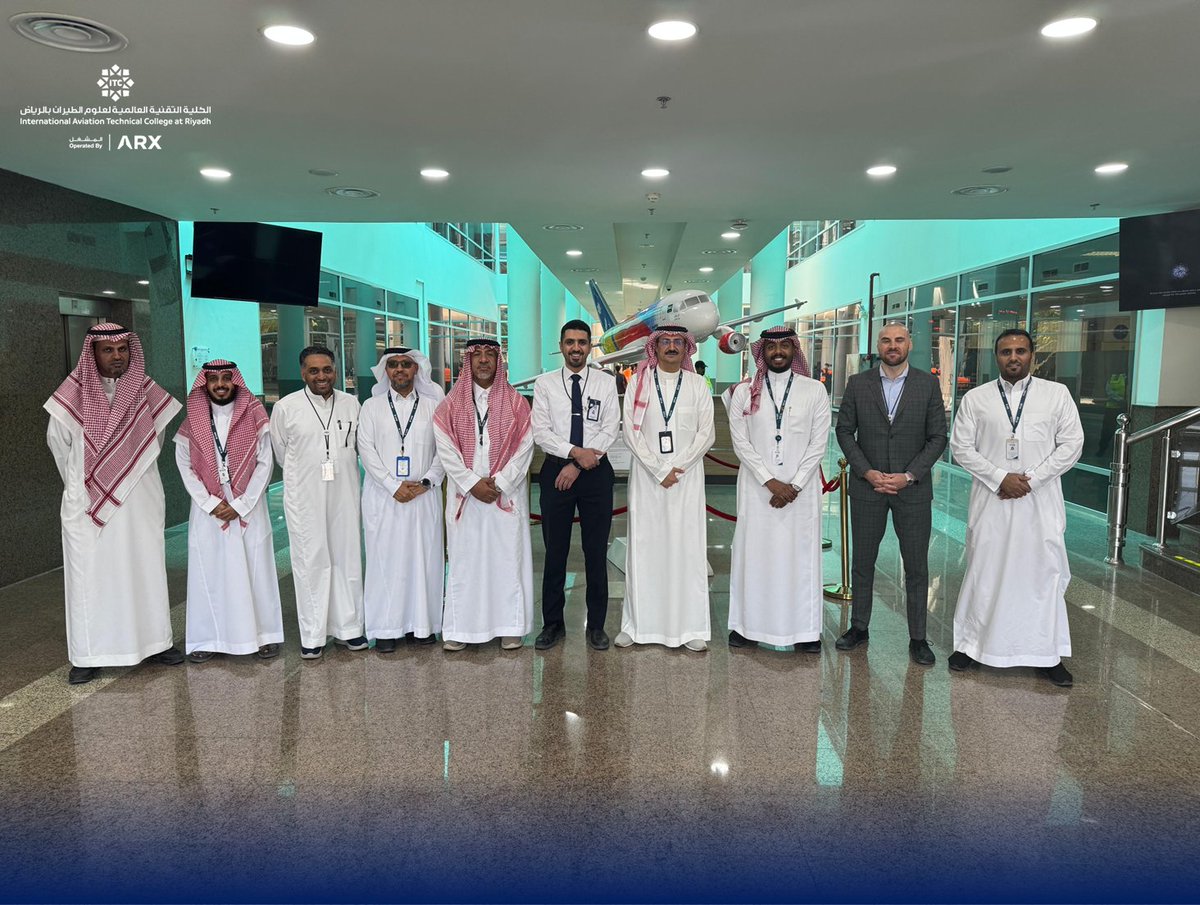 اختتمت الكلية التقنية العالمية لعلوم الطيران بالرياض بالتعاون مع شركة سامي السلام المقابلات الوظيفية  لمتدربينا المتميزين، وذلك على مدى يومي الرابع و الخامس من نوفمبر 2025م.
تم إجراء 75 مقابلة ، لتمكين المتدربين من فرص واعدة  في قطاع الطيران.
 شكرًا لـشركة سامي السلام على الشراكة