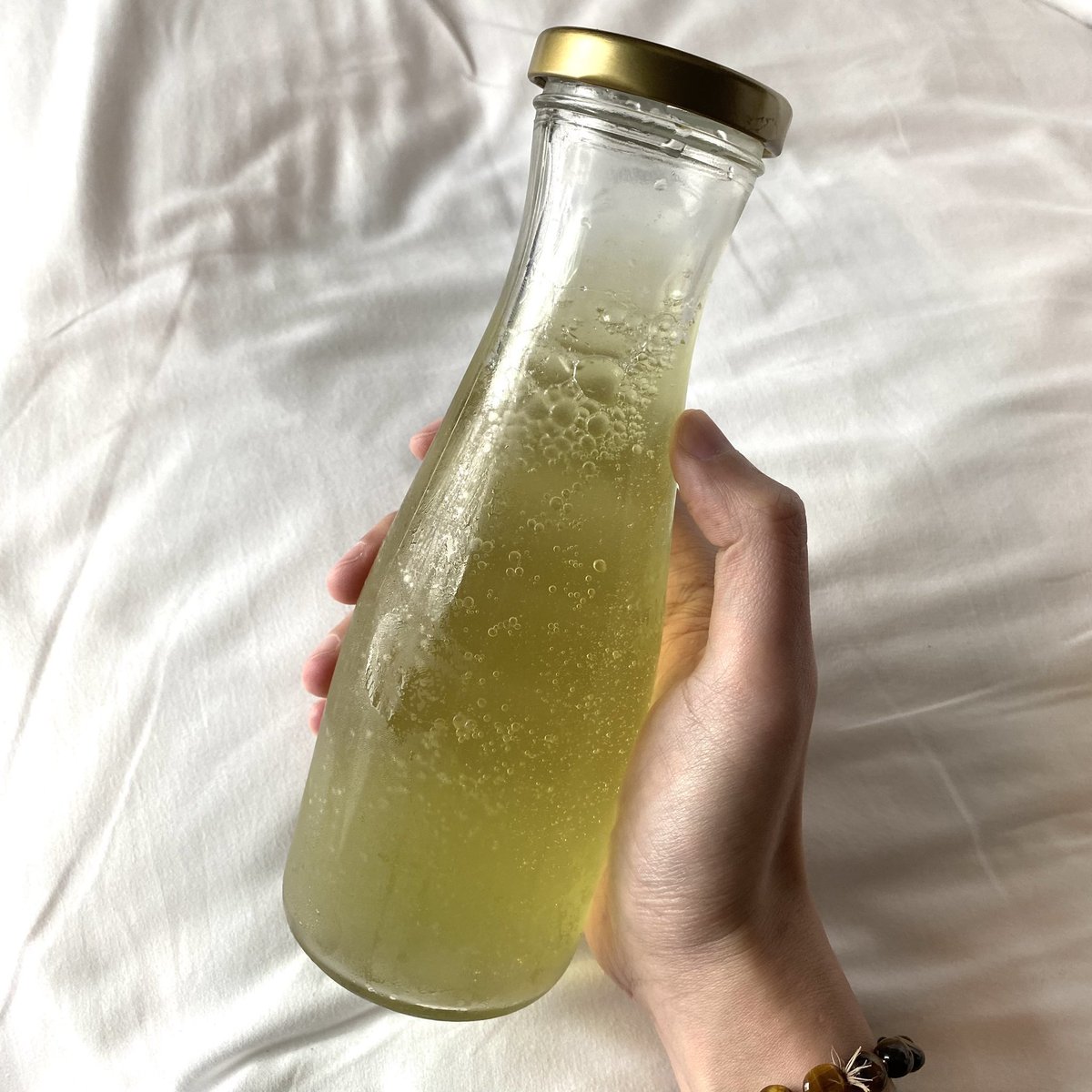 bbigkachu's tweet image. ชาเขียวที่ถูกต้องคือชงแล้วดื่มได้เลย ชงได้ทั้งนำ้ร้อนและนำ้เย็น กลิ่มหอม กินแล้วสดชื่นผ่อนคลายมากไม่จกตา วงการชาเขียวเข้าละออกยากจริงๆ 🌱