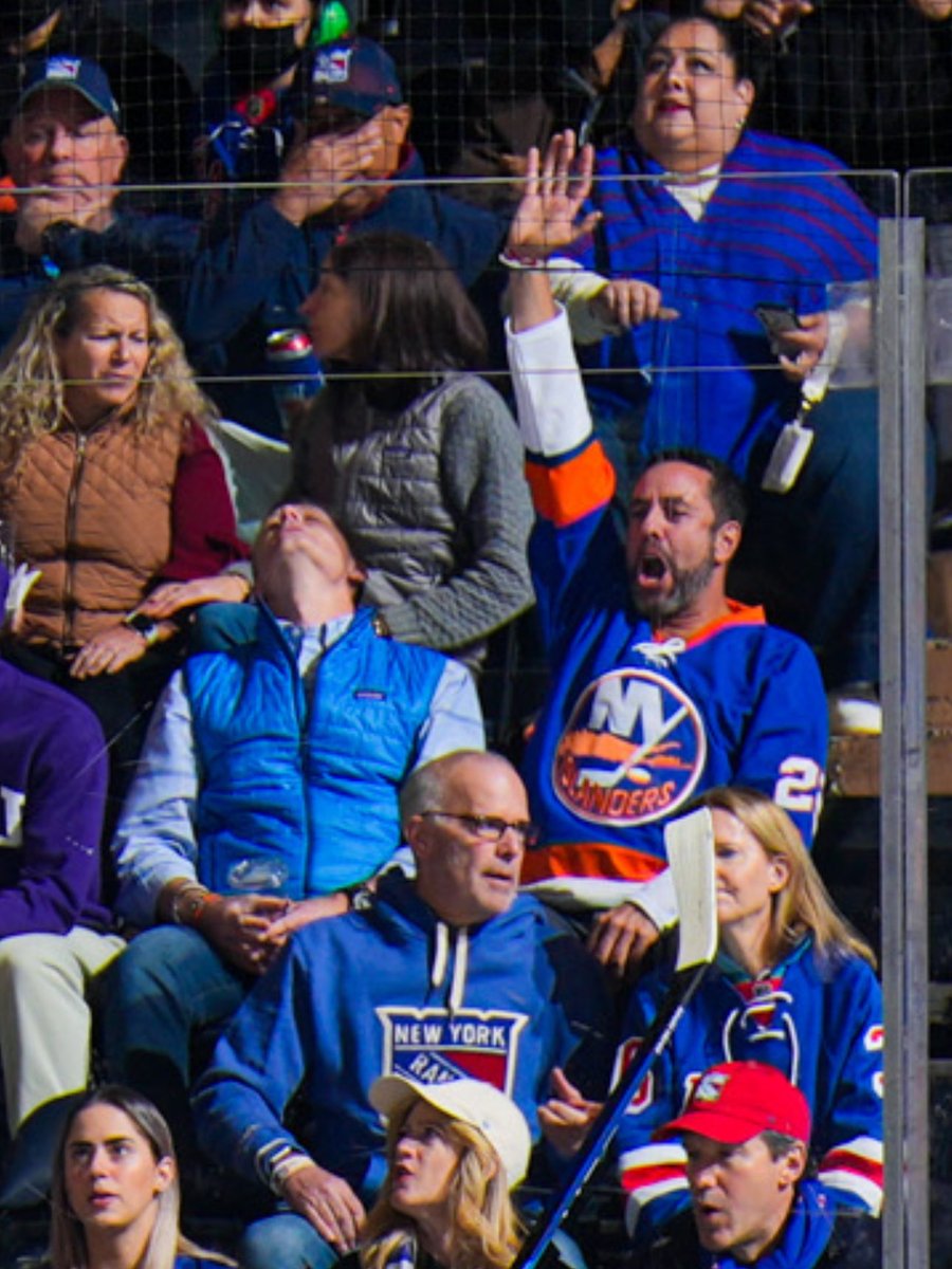 Slavitt4's tweet photo. @seanyhockey The whole photo is gold https://t.co/ZMRMaXANGh