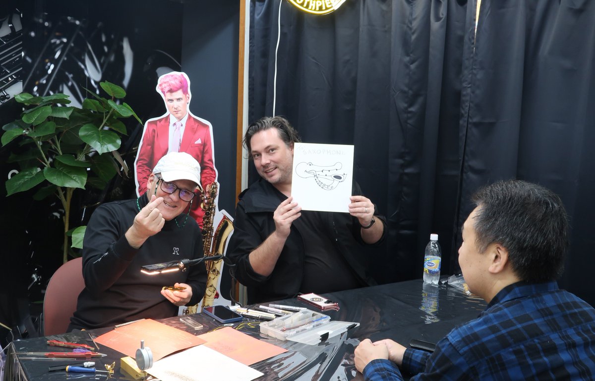 saxophone_labo's tweet image. #セオワニ サックスマウスピース リフェイス会
3枠目もスタートしました～!!!!

マウスピースの状態を確認し、
しっかりお客様とヒアリングし
作業を進められてます🙌

カメラを向けたら…
笑顔まで頂いてしまいました😆🫶

#Theowanne #mouthpiece #リフェイス