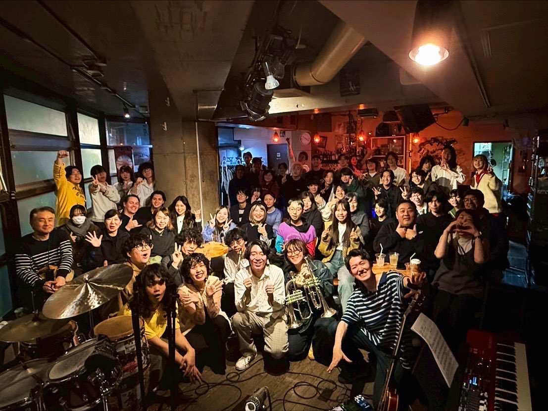 abucon_jp's tweet photo. 久々のJAMUSICAワンマンライブ

沢山の方に遊びに来ていただき、熱気ある最高な夜になりました🔥
新曲"Life goes on"もお届けしました！

内藤尚敏が描いたフライヤーの原画も🧑‍🎨会場を彩ってくれました

ありがとうございました！
また会いましょう！ https://t.co/Z8r3nefss2
