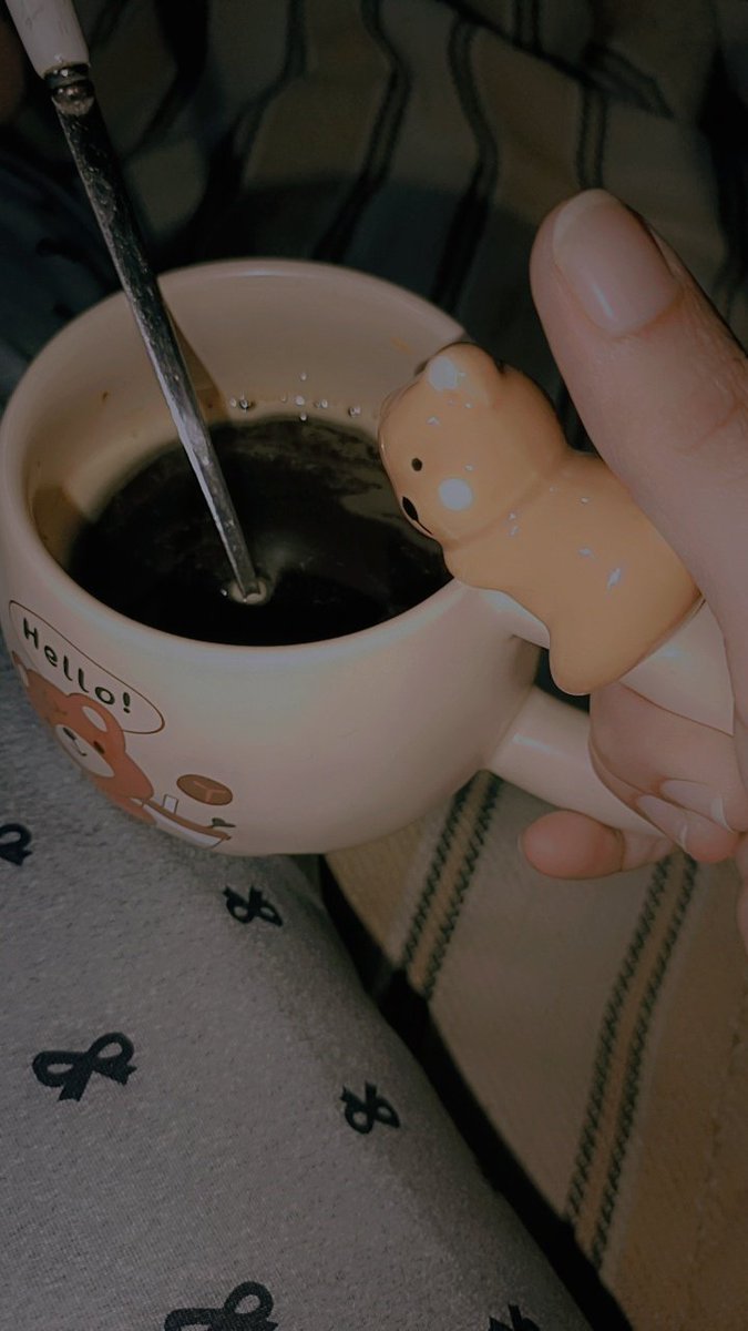 UjalaRaza_'s tweet image. Me to Coffee 🫶
Jitni tu milti jay, utni lgy thori thori 
🤌🤎
#Coffeeholic #UjiisDiary