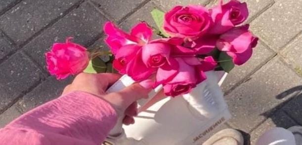 *شکل سے نہیں گفتگو سن کر اندازہ ہوتا ہے کہ*🗣️
*کچھ لوگوں کو گفتگو کے آداب سیکھنے کی کتنی ضرورت ہے* ✨