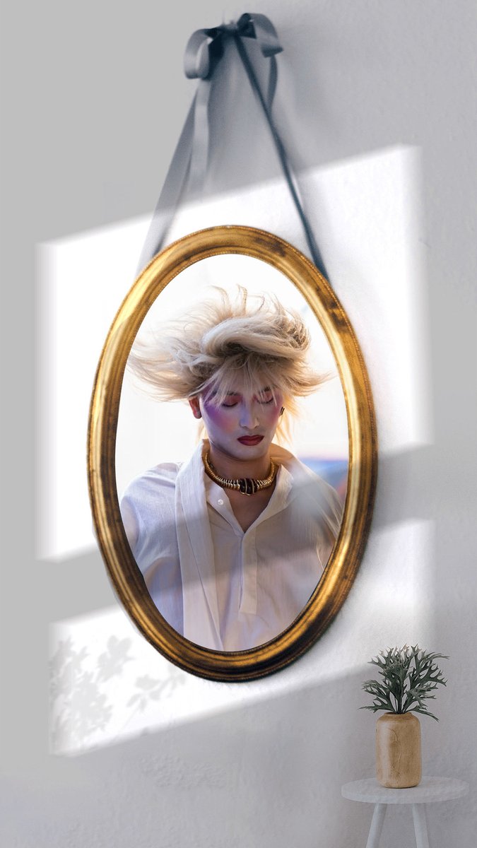 息を呑む一枚の写真🎞️
内面が美しいからこそ
いっそう人を惹きつける

推しの言動に影響されると
言うけれど 内面をキレイに
心のお掃除はなかなか難しい
少しでも理想に近づきたい

#FujiiKaze
#INeedUBack_MV 

美しさを鏡の中に✨