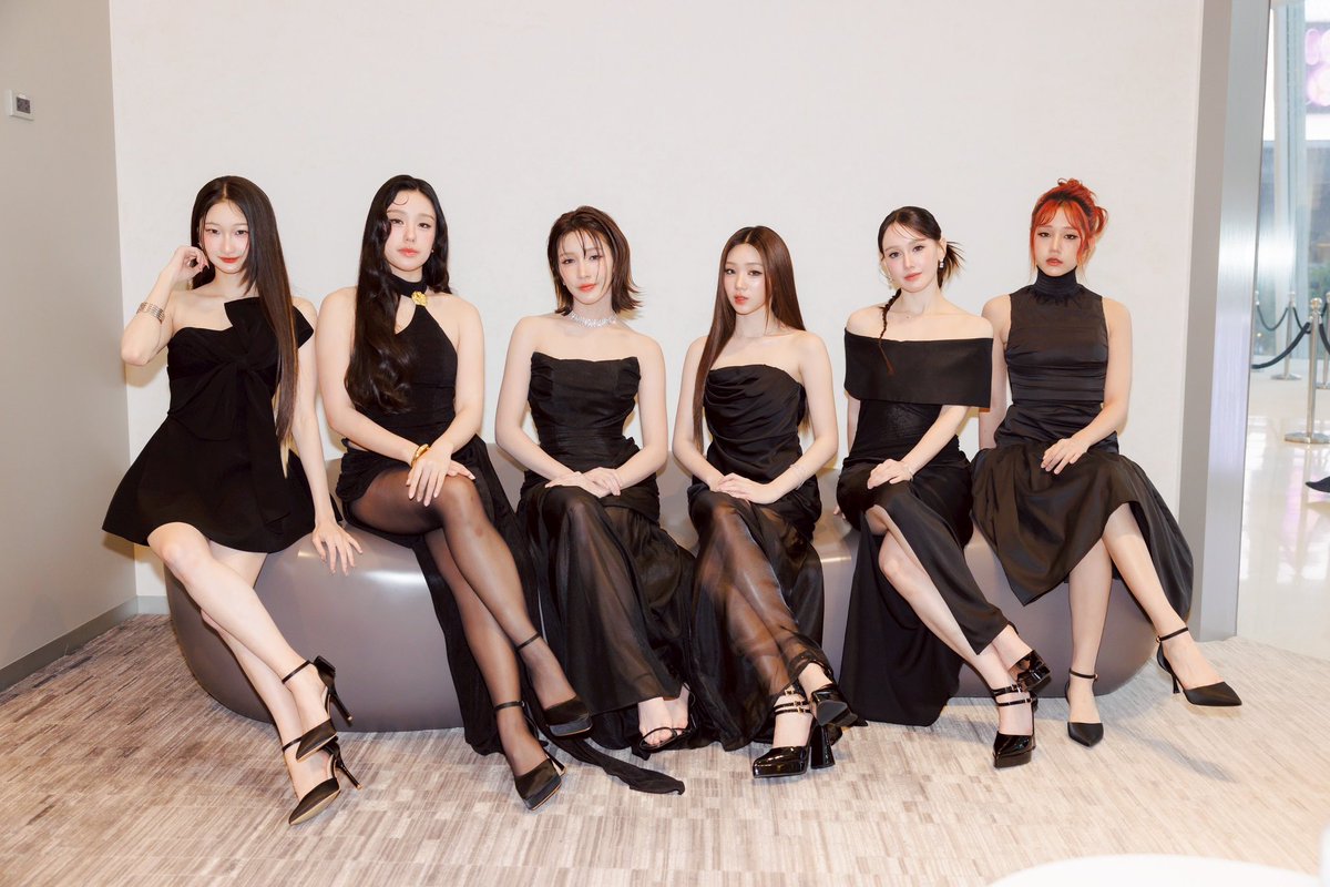 FELIZZOfficial_'s tweet photo. FELIZZ at TikTok Awards Thailand 2025🐱✨

#TikTokAwardsTHxFELIZZ
📍One Bangkok Forum One Bangkok

#FELIZZ
#RISERMUSIC https://t.co/IX79gWSpyA