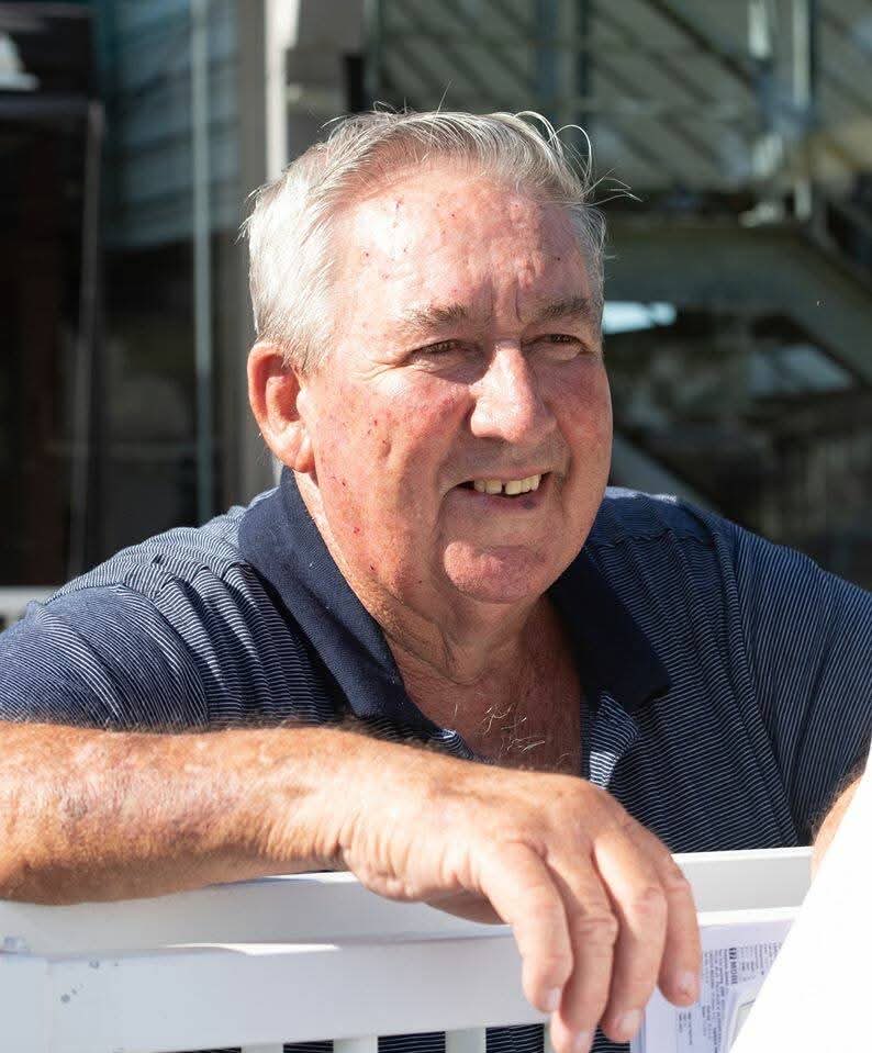 NeilRae3's tweet photo. Very sad to see the passing of the Hall a Fame trainer Pat Farrell RIP my mentor 💔💔💔 https://t.co/7Ejp3pK5OU