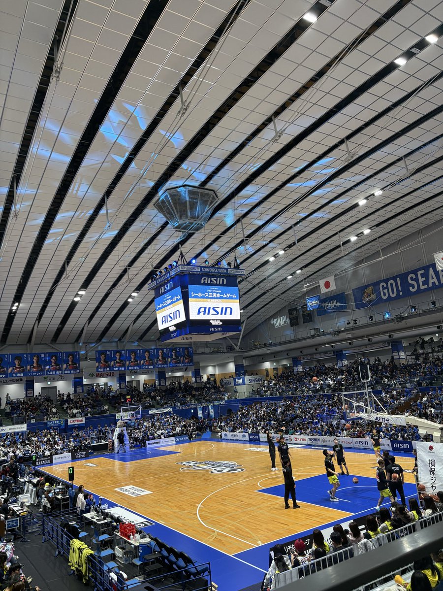 今日はここから！
ウイングアリーナは見やすくて良き！