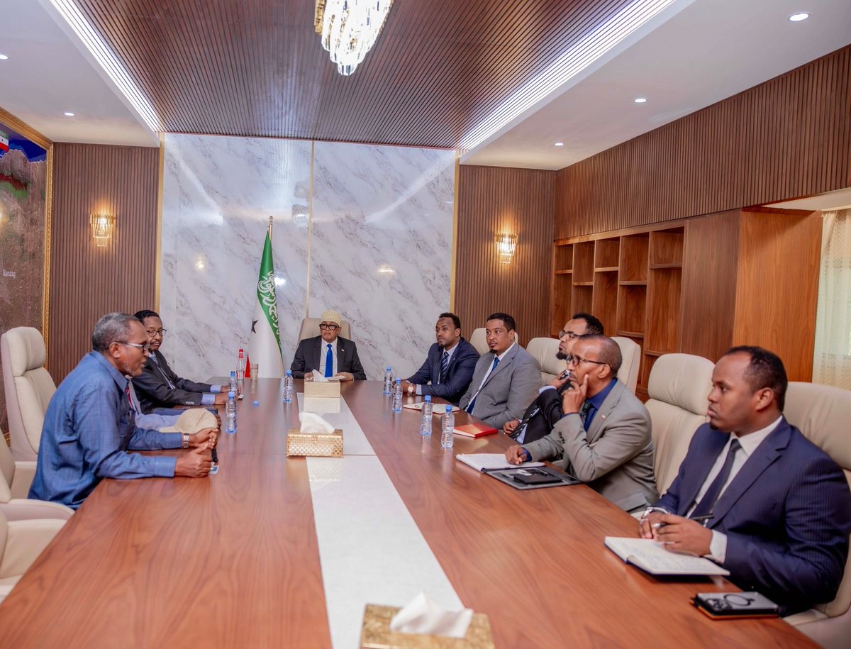 Somaliland President Convenes High-Level Consultative Session with Central Bank Leadershiphttps://www.somaliland.com/news/somaliland-president-convenes-high-level-consultative-session-with-central-bank-leadership