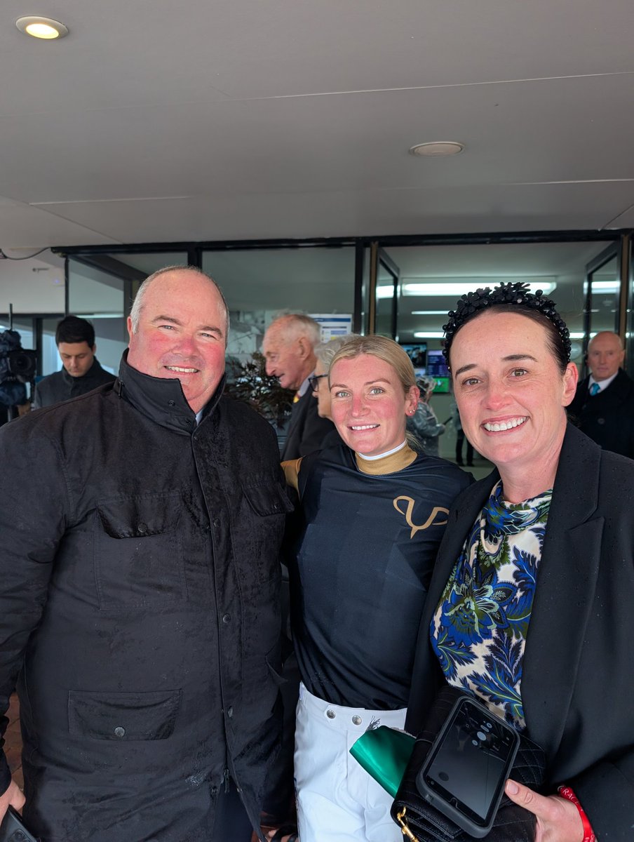 🖤 Two Matriarchs in three years 🖤

Sunset Park was dominant  — racing away just like Deny Knowledge did for us in 2023… both ridden to perfection by Jamie Melham 🍑 and both out of Manduro mares 🤔🤫

Sunny had no luck in the Tesio where she probably should’ve won (held up