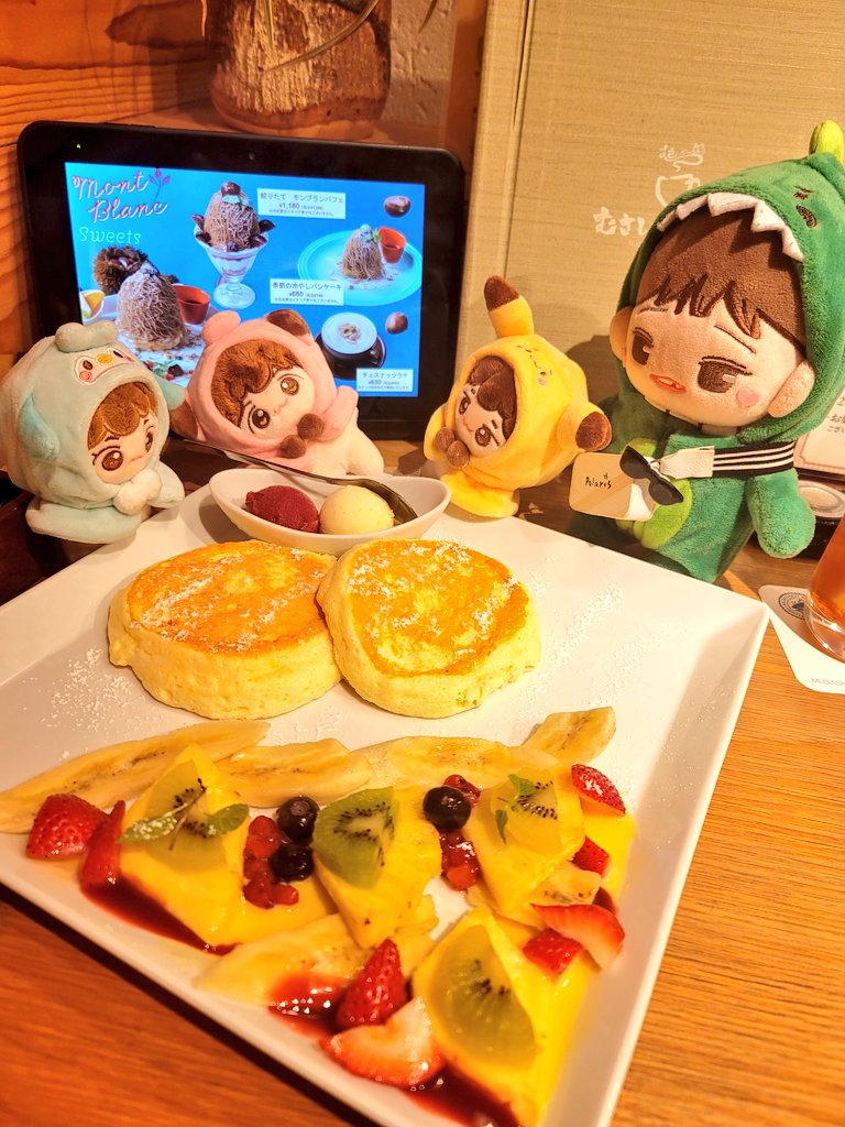 keeptryingakira's tweet photo. 빵케이크 왔어요 ㅋㅋㅋ
#종댕이 #EXO #CHEN #chendoll #exodoll #ぬい撮り #첸 #첸인형 #ぬいと暮らす365日 https://t.co/FOjL9NunVX