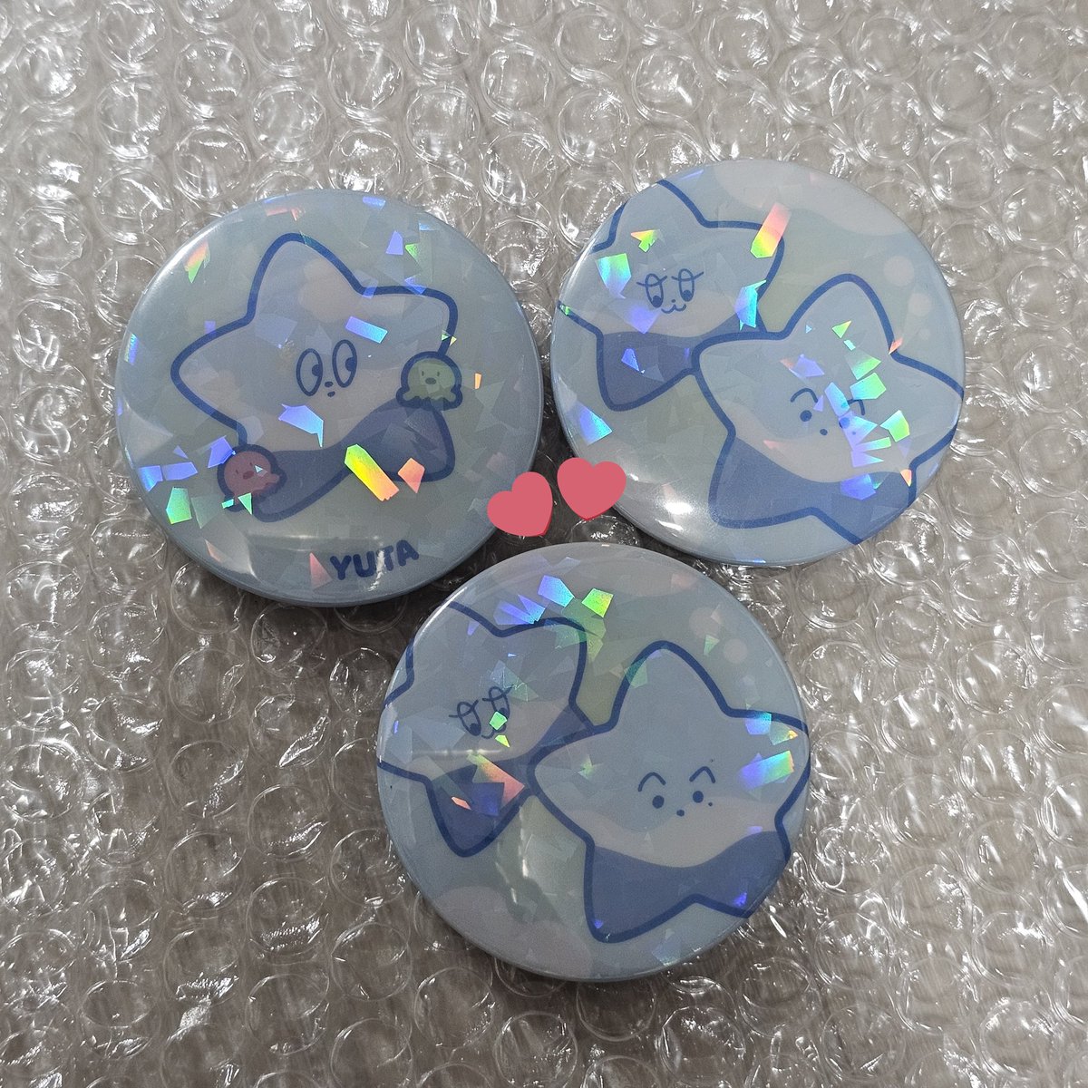 rjfo1509's tweet photo. NCT127 광야 에버랜드
물가사리 랜덤 핀버튼 교환 구해요
EVERLAND RANDOM PIN BUTTON EXCHANGE

저: 유타, 쟈니&amp;마크, 해찬
(Me: YUTA, JOHNNY&amp;MARK, HAECHAN)
💚: 도영, 도영&amp;해찬
(You: DOYOUNG, DOYOUNG&amp;HAECHAN) https://t.co/gCcahfNMK1