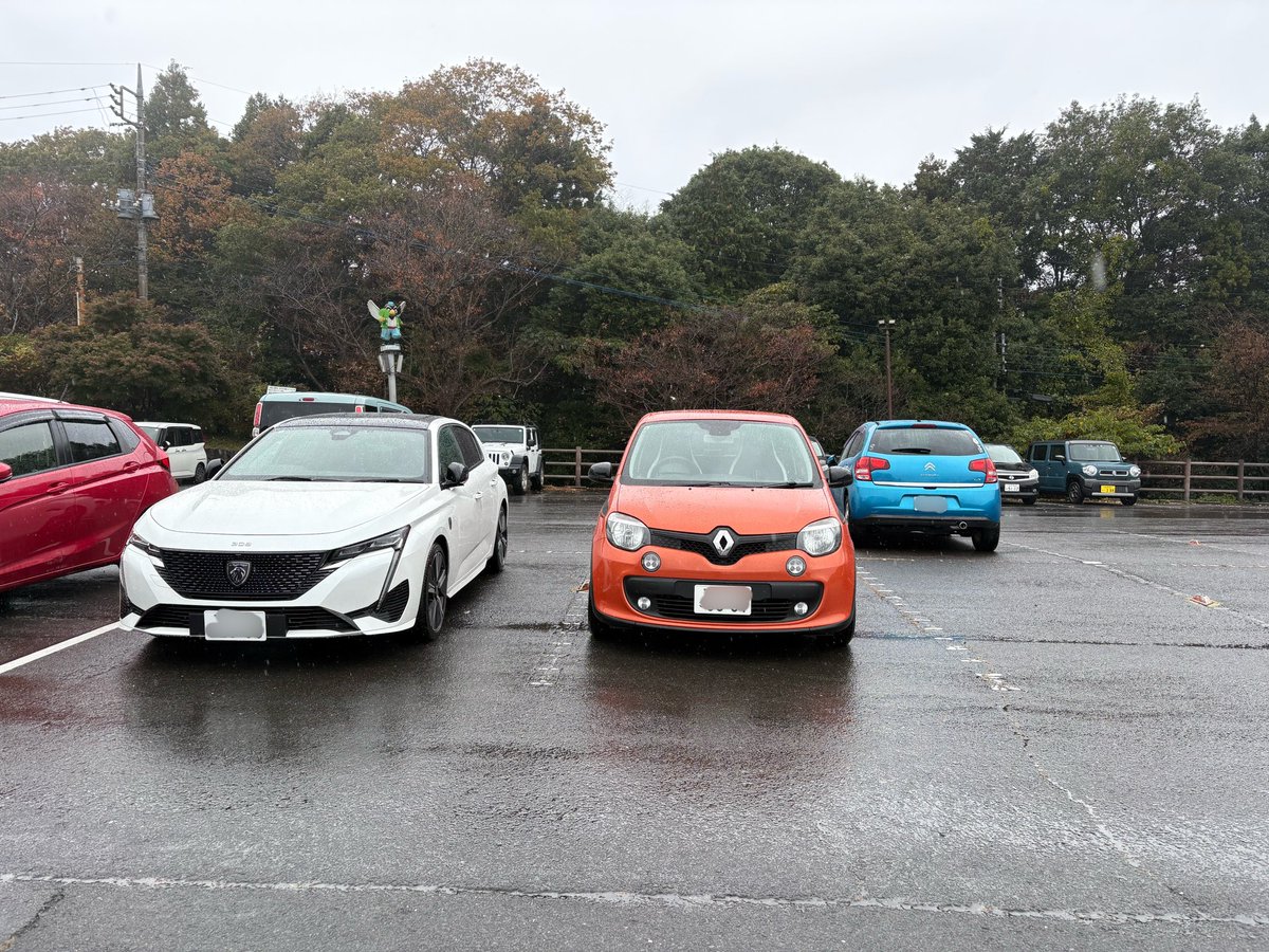 SUNNYFRENCH_C3's tweet photo. 本日は冷たい雨が降る中にも関わらず13台の車が集まりオーナー様と雑談しながらマッタリと過ごす事が出来ました。
本当にいつもありがとうございます😊🙏
また次回も宜しくお願い致します。 https://t.co/JDoog3Jizo