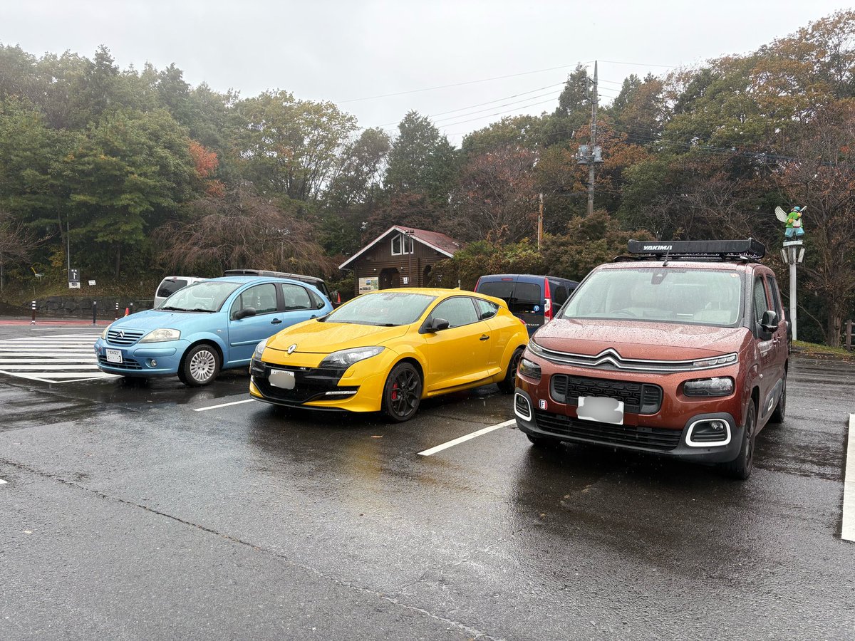 SUNNYFRENCH_C3's tweet photo. 本日は冷たい雨が降る中にも関わらず13台の車が集まりオーナー様と雑談しながらマッタリと過ごす事が出来ました。
本当にいつもありがとうございます😊🙏
また次回も宜しくお願い致します。 https://t.co/JDoog3Jizo