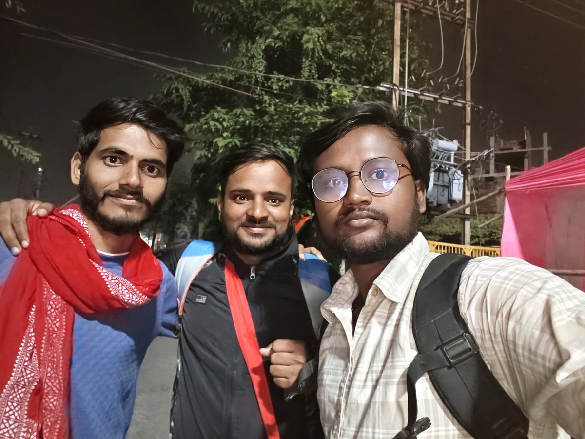 VijayWorld5's tweet photo. है नहीं अलग संघर्षों से जीवन की सुंदरता
काॅमरेड अनिरुद्ध गौतम और राजकुमार
#पिपरा #पिपरा_42 #चुनाव #सुपौल #बिहार #काॅमरेड #महागठबंधन #भाकपा_माले #बिहार_विधानसभा_चुनाव_2025 #Pipra #Pipra_42 #Election #Supaul #Bihar #Comrade #Comrade #Alliance #CPIML #BiharAssemblyElection2025 https://t.co/0YwT0DFWWW