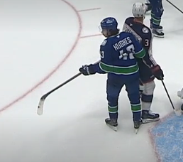 quinn looking around like "who did that"