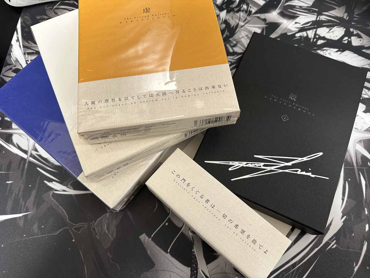 Assistant_ueks's tweet image. イノグレの私の宝物は画展に伺った際に
殻ノ少女HDのパッケージに描いていただいたスギナミキ先生に貰ったサイン...✨

#InnocentGrey 
 #殻ノ少女 
#イノグレ