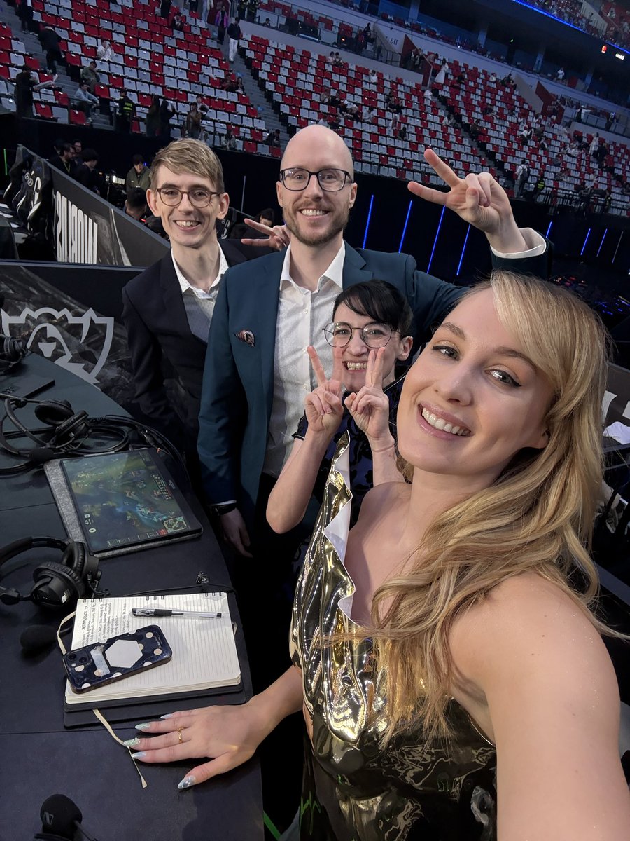 WORLDS FINALS TIME 
KT vs T1

PRESHOW STARTS RIGHT NOW