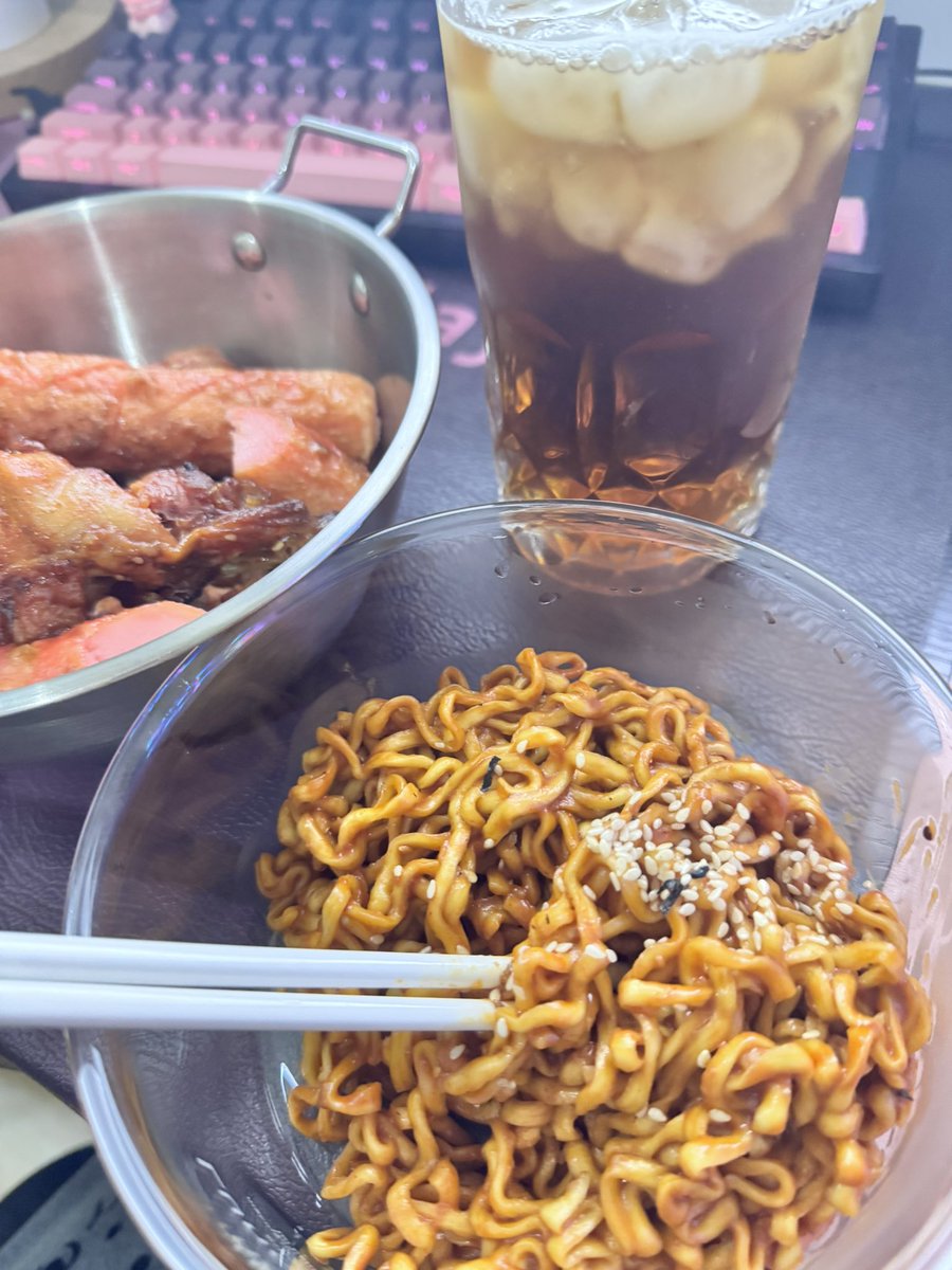 福利姬重生之我在推特当网黄（没回就是在睡觉）分享的黄推图片4 - 网红私拍内容