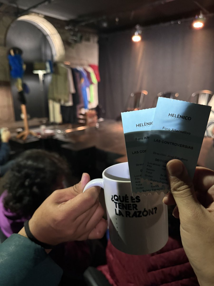 zafejavier's tweet photo. @venalteatroMX @Helenico Estuvo increíble la obra… y hasta cafecito!
Gracias x todo #teatro https://t.co/moyFau9hts