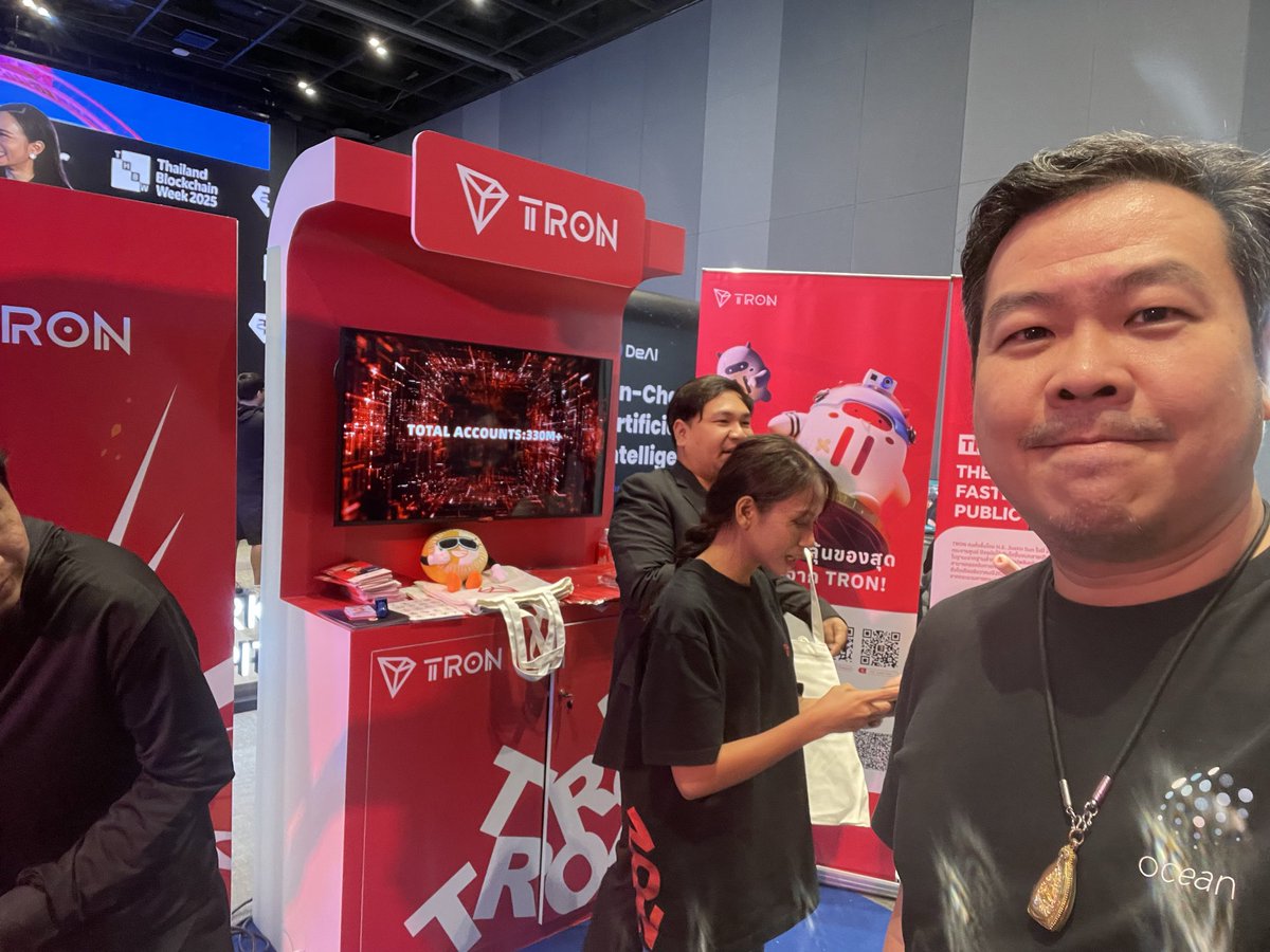 Amazing vibes at #THBW2025! Great to see TRON leading the way — can’t help but love this community! ❤️ <a href="/TronDao_THA/">TRON DAO THAILAND🇹🇭</a> <a href="/justinsuntron/">H.E. Justin Sun 👨‍🚀 🌞</a>