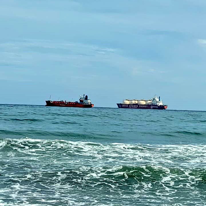 Aceh's tweet photo. Aceh tidak boleh jadi penonton dan korban perampokan migas lagi. No More tipu tipu olah olah sana sini 🔥🔥🛢🛢💥💸 Jangan pakai kekayaan Aceh bayar mark-up IKN dan Woosh