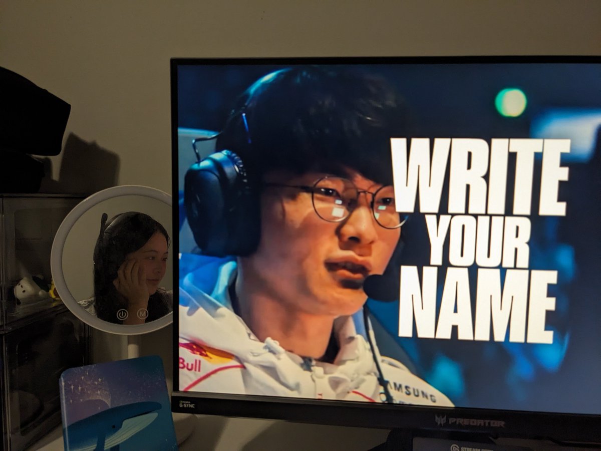 zhvngyi's tweet photo. Ready for #Worlds2025 but also for sleep https://t.co/1Nf8UbbPMG