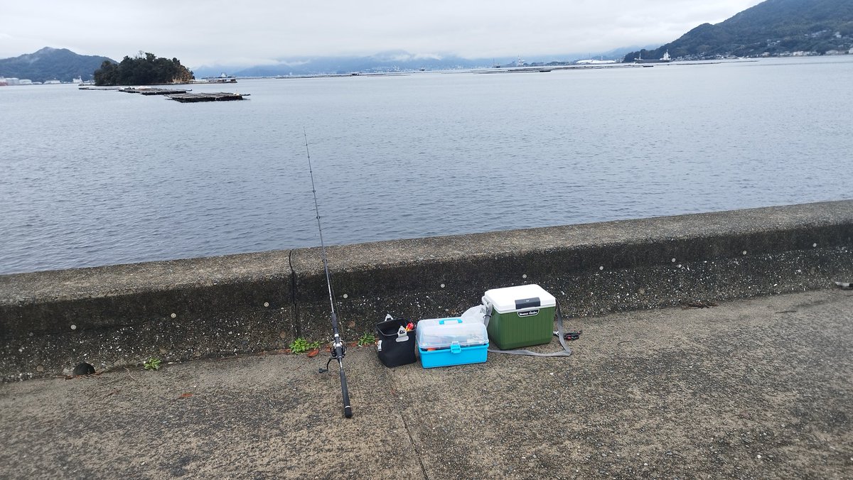 雨上がりにフィッシングに来ました。釣るのを目的とはせず、ドライブと運動する事を目的にしたら幾分気が楽です。
釣れる事に越した事はないですが。