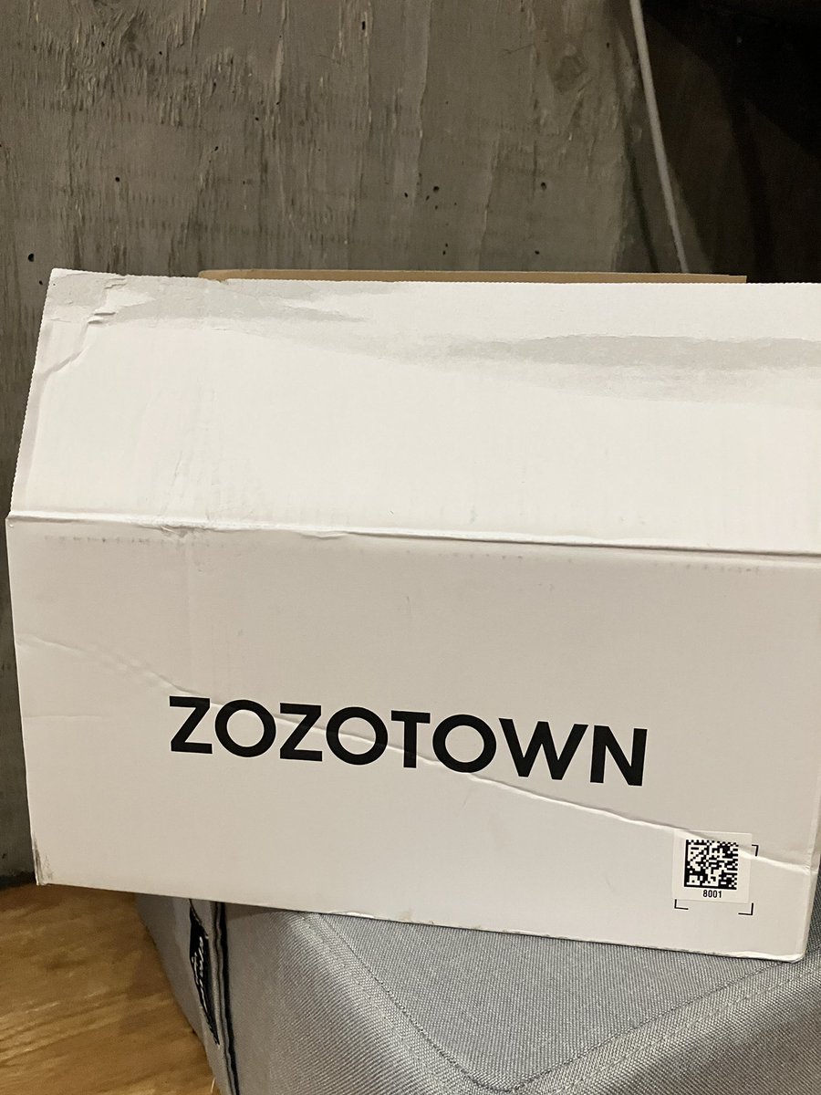 satomiself's tweet photo. 子ども達の服や靴のサイズアウトが早すぎる😭🙏✨#ZOZOWEEK箱CP https://t.co/eavJ5Yq8ix