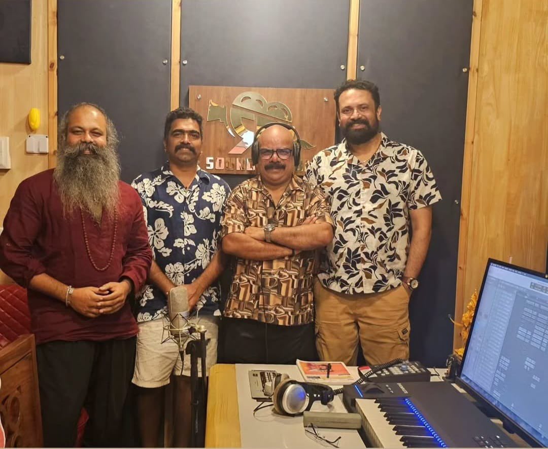 MagicMoonProd's tweet photo. #Kaaliyan Recording Sessions!

A @RaviBasrur musical 🔥

@KaaliyanMovie 
@PrithviOfficial #SMahesh #RajeevGovindan #BTAnilKumar #SujithVasudev @MagicMoonProd @Poffactio https://t.co/HimYF9pRdq