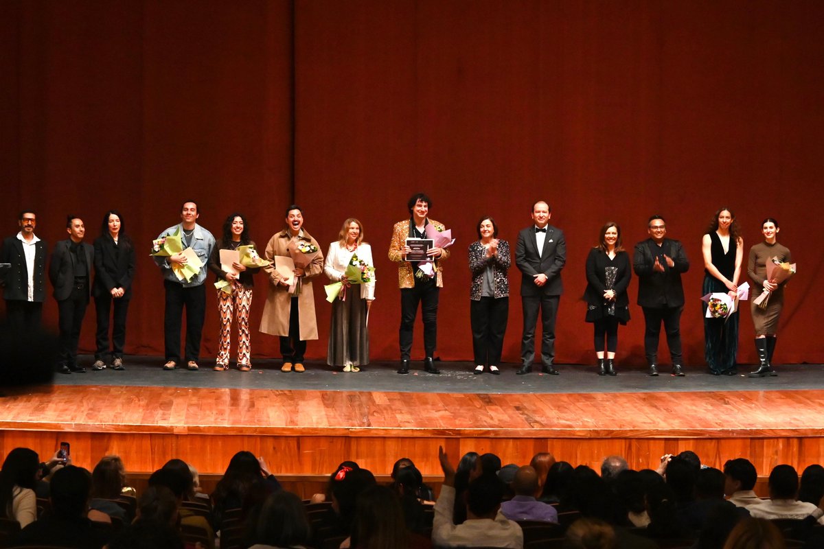 Esta noche en el Palacio de Bellas Artes se llevó a cabo la final del Premio Nacional de Danza “Guillermo Arriaga”, XLII Concurso de Creación Coreográfica Contemporánea INBAL-UAM.

La ceremonia fue presidida por Alejandra de la Paz, directora general del INBAL, y Gustavo Pacheco