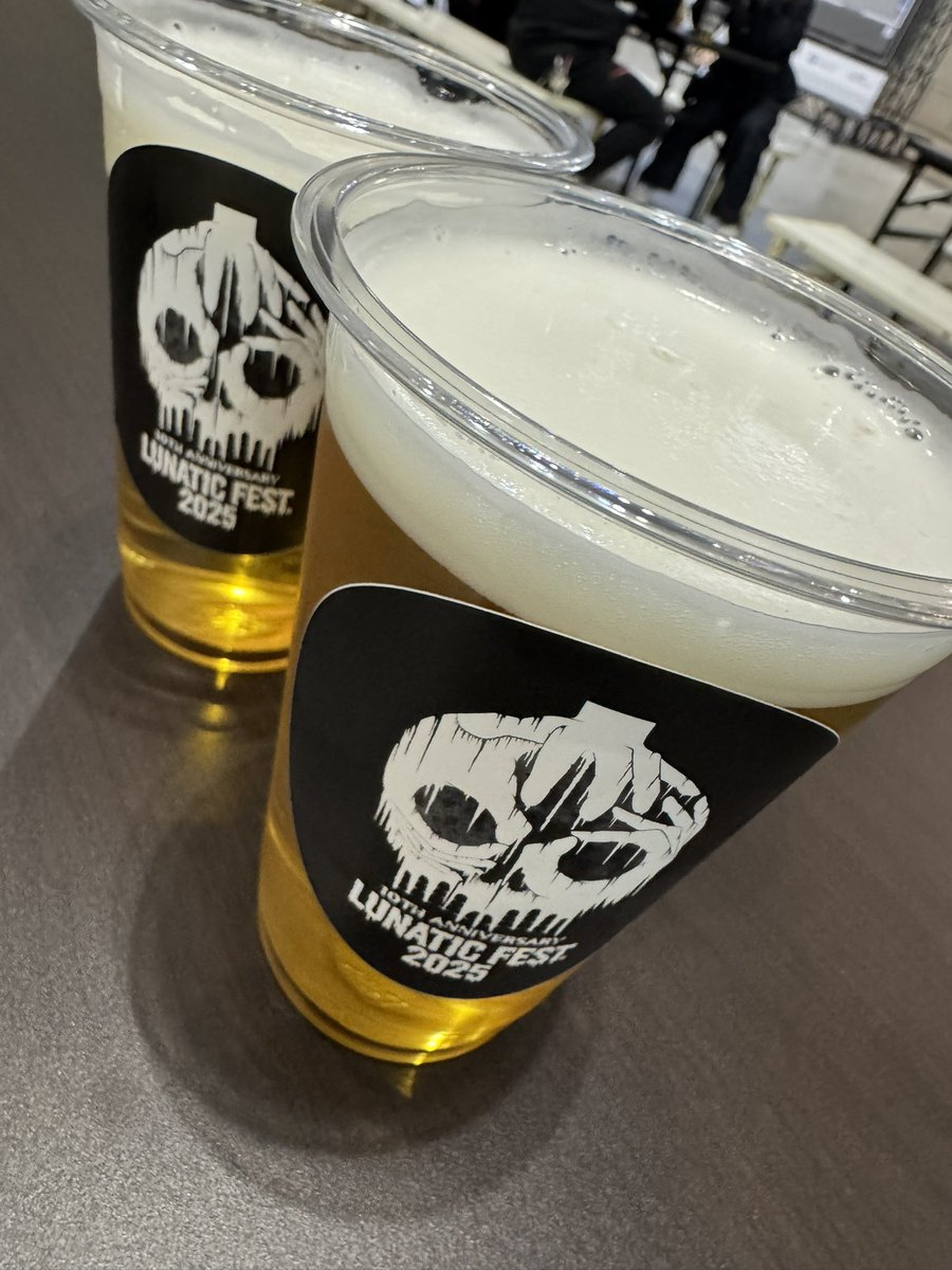 ルナフェス盛り上がってる〜！！！？

るあんはハイテンションだよ〜！！
この後はUVERworldだから
前の方でハイテンションに
ぶち上げていくゾォ(๑╹ω╹๑ )

明日も別のライブで
11日〜13日が大阪出勤になよ！
空いてる日は12、13日のみ！！

名古屋は15日完売で
14日のみ空き！