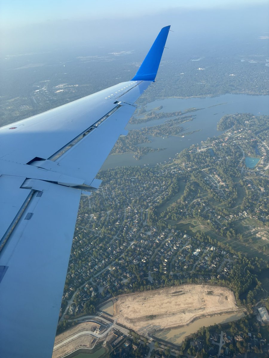 RealCyberBrian's tweet image. I’ve been traveling crazy since basketball season started but still got some work done on the plane🤒
-built a REST API with flask 
-returned JSON responses 
- tested the api endpoints ( tested mainly the Get method haven’t tested the others yet)

#buildinpublic #pythonlearning